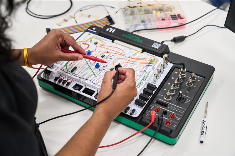 Analog Discovery Studio Max